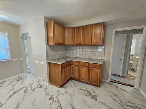 9311 Dixie, Redford, MI, 48239-1575 | Card Image