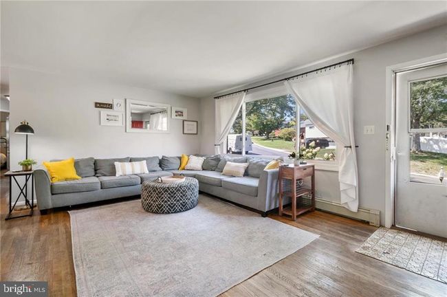 657 W Fairmount St, House other with 3 bedrooms, 2 bathrooms and null parking in COOPERSBURG PA | Image 13