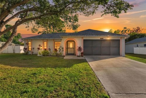 8164 Pagoda Dr, SPRING HILL, FL, 34606-6817 | Card Image