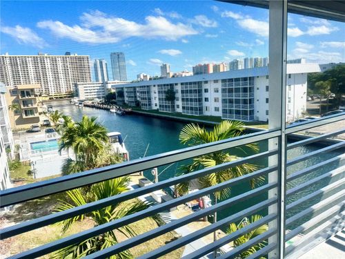 e-406-3750 170 St, North Miami Beach, FL, 33160 | Card Image