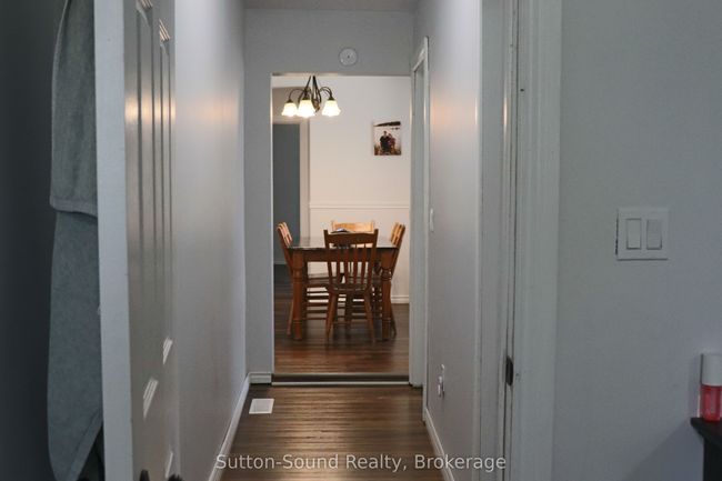31 Yonge St S, House other with 4 bedrooms, 2 bathrooms and 4 parking in Tara ON | Image 29