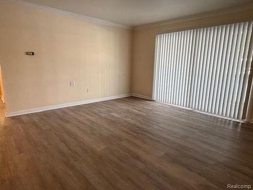 unit-6-417 Parkdale Ave, Rochester, MI, 48307-1630 | Card Image