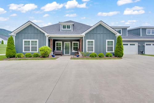 823 Wellstone Dr, Chattanooga, TN, 37405-1785 | Card Image