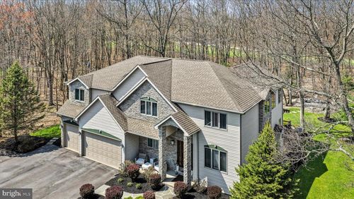 34 Golfwood Dr, Hazleton, PA, 18202-9189 | Card Image