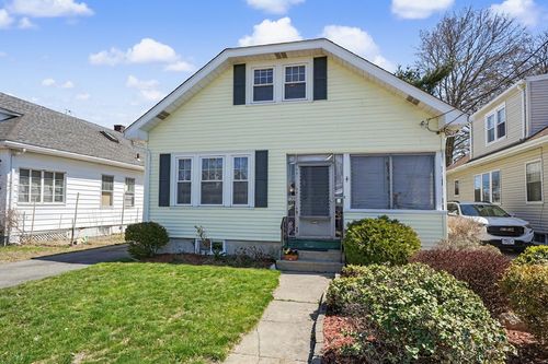 122 Caporal St, Cranston, RI, 02910-2618 | Card Image