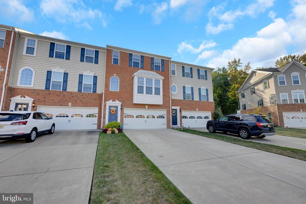 Isabelle Ct, Marlton, NJ 08053