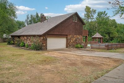 1602 E 36th Street, House other with 4 bedrooms, 2 bathrooms and null parking in Okmulgee OK | Image 2