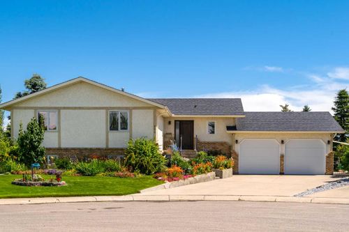 906 11 Street Se, High River, AB, T1V1L2 | Card Image