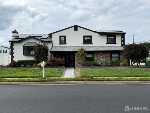 95 Calvert Ave E, Edison, NJ, 08820-3731 | Card Image
