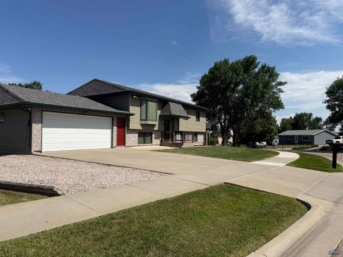 810 Sycamore St, Rapid City, SD, 57701-7504 | Card Image