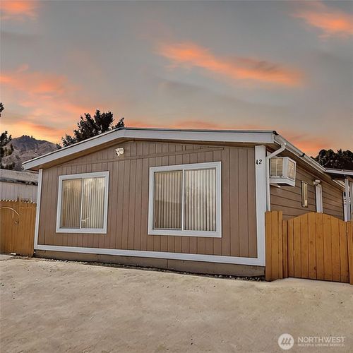 unit-42-1611 S Methow St, Wenatchee, WA, 98801-9415 | Card Image