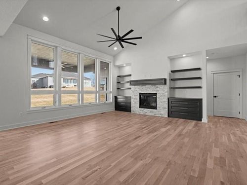 15248 Bradfort Ct, Basehor, KS, 66007-7404 | Card Image