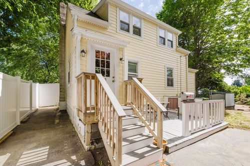 135 Bridge St, Fairhaven, MA, 02719-4129 | Card Image