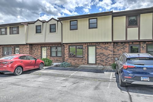 225 Oakcrest Cir, Bristol, VA, 24201-3076 | Card Image