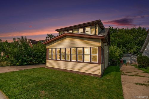 21715 Nevada Ave, Eastpointe, MI, 48021-2333 | Card Image