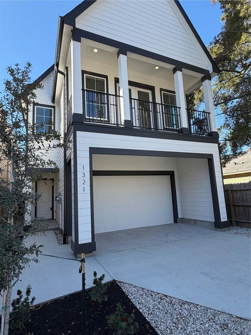 1321 Alexander St, Houston, TX, 77008-3845 | Card Image