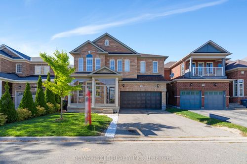 82 Amaranth Cres, Brampton, ON, L7A0L4 | Card Image