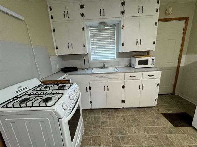 Unit A kitchen | Image 14