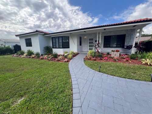 140-140 Pocatella St, Miami Springs, FL, 33166-5055 | Card Image