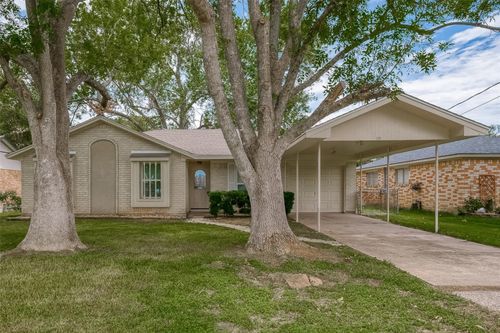 3327 Beasley Ave, Needville, TX, 77461-8204 | Card Image