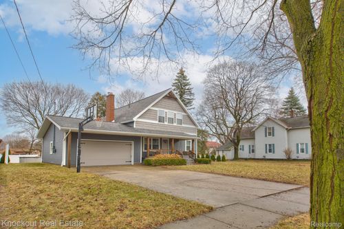 140 W Jefferson St, Frankenmuth, MI, 48734-1804 | Card Image