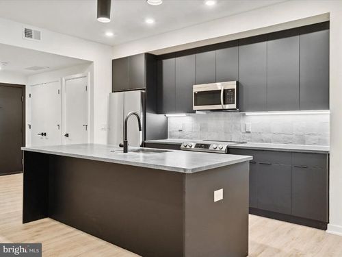 404-500 N 13th St, PHILADELPHIA, PA, 19123-3955 | Card Image