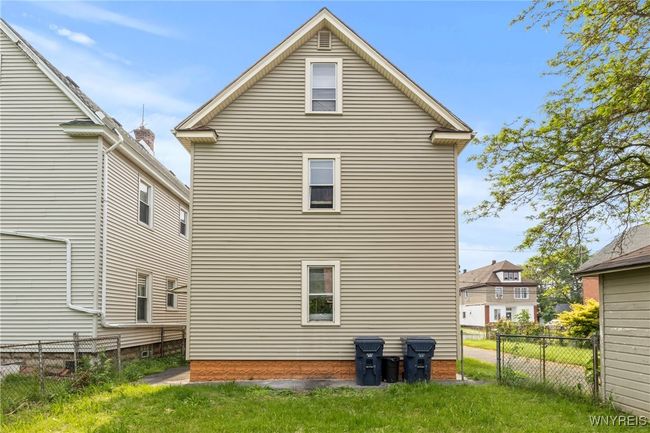 1319 Electric Ave, Home with 6 bedrooms, 2 bathrooms and null parking in Lackawanna NY | Image 4