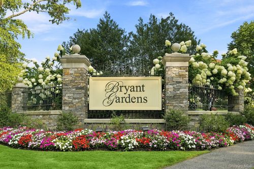 1l-10 Bryant Cres, White Plains, NY, 10605-2713 | Card Image