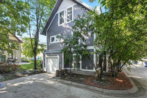 2122 Oakland Ave, Minneapolis, MN, 55404-2821 | Card Image