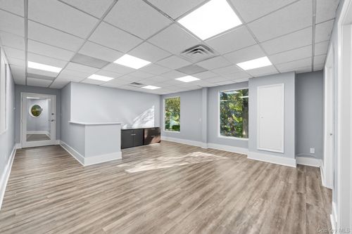 ste-204-308 W Main St, Smithtown, NY, 11787-2617 | Card Image