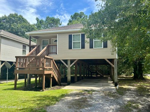 6275 W Itawamba St, Bay Saint Louis, MS, 39520-8566 | Card Image