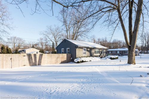 4383 Green Lake Rd, West Bloomfield, MI, 48323-1146 | Card Image