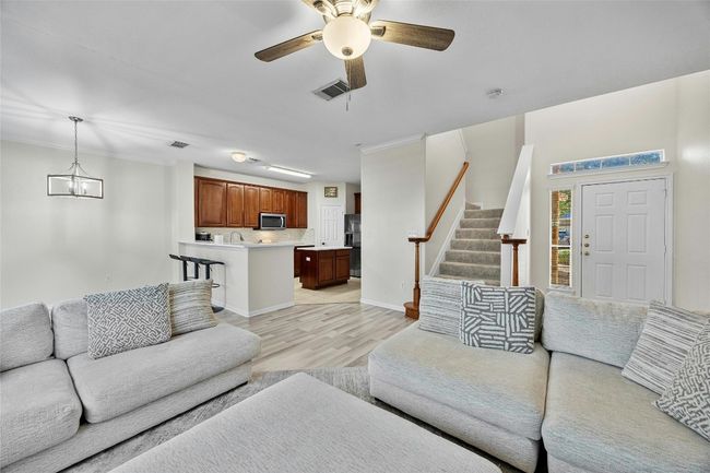APT-305 - 1101 E Parmer Ln, Condo with 3 bedrooms, 3 bathrooms and 2 parking in Austin TX | Image 7