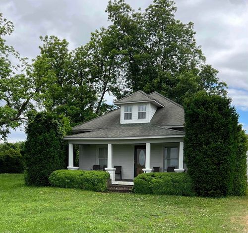 1577 E Main St, Piggott, AR, 72454-9402 | Card Image