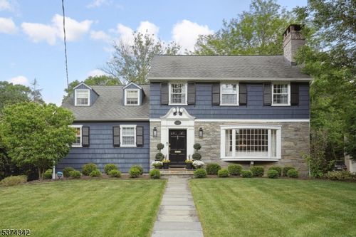 11 Hickory Rd, Summit, NJ, 07901-1623 | Card Image