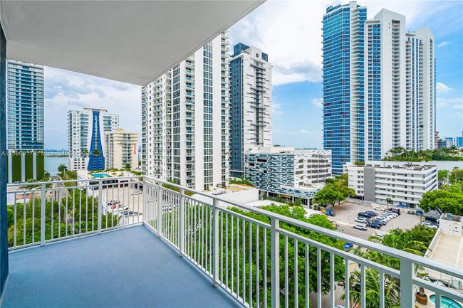 909 - 2275 Biscayne Blvd, Condo with 2 bedrooms, 2 bathrooms and null parking in Miami FL | Image 31