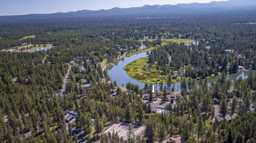 55653 Wagon Master Way, Bend, OR, 97707-2229 | Card Image