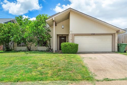 1722 Plantation Rd, Garland, TX, 75044-7250 | Card Image