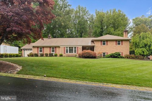 10205 Old Hunt Rd, VIENNA, VA, 22181-2948 | Card Image