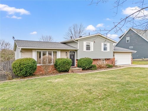 8529 Morrilton Cir Nw, North Canton, OH, 44720-5141 | Card Image