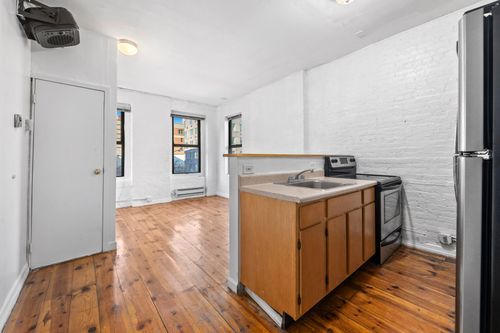 2-460 W 46th St, New York, NY, 10036-9007 | Card Image