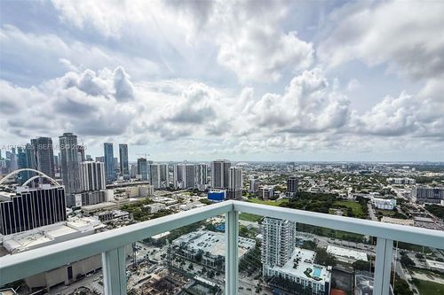 4211-1900 N Bayshore Dr, Miami, FL, 33132-3024 | Card Image