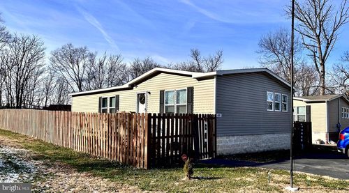 491 Trimble Ave, MARTINSBURG, WV, 25404-3597 | Card Image