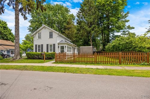 105 Beach St, Fayetteville, NY, 13066-2001 | Card Image