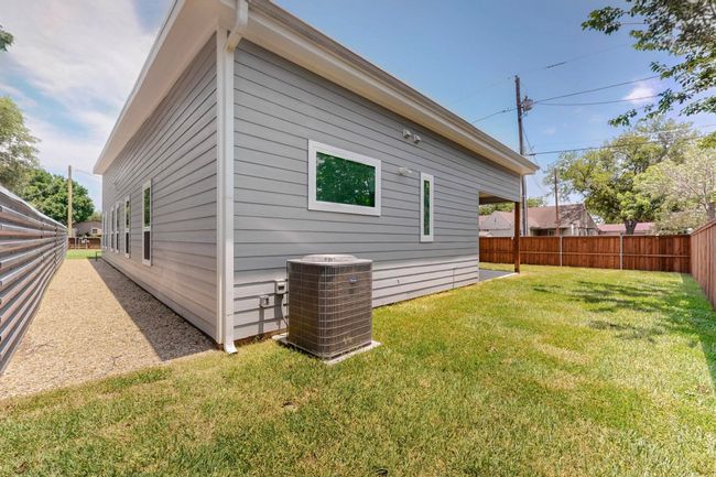 10916 Cade Rd, House other with 3 bedrooms, 3 bathrooms and null parking in Dallas TX | Image 37