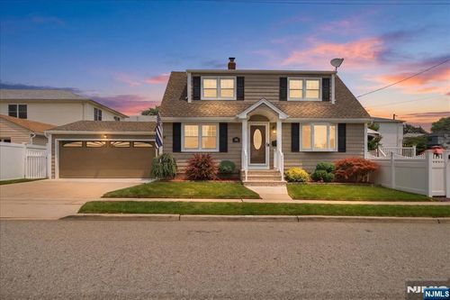 321 Thomas Avenue, Lyndhurst, NJ, 07071 | Card Image