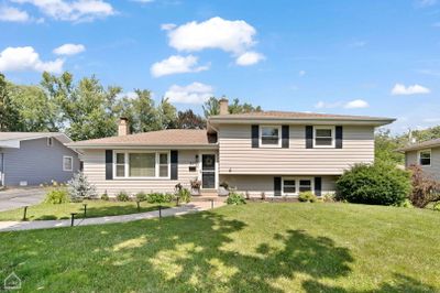 824 Magnolia Lane, House other with 3 bedrooms, 2 bathrooms and 2 parking in Naperville IL | Image 1