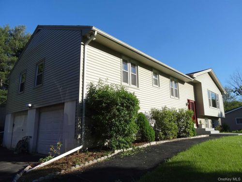 23 Pasture Ln, Poughkeepsie, NY, 12603-5022 | Card Image