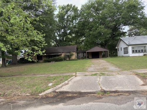 411 Church St, De Kalb, TX, 75559-1117 | Card Image