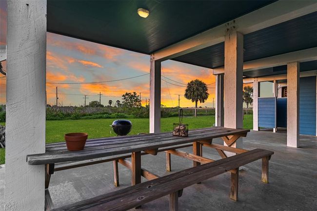 3233 Castle Dr, House other with 3 bedrooms, 2 bathrooms and 1 parking in Crystal Beach TX | Image 26